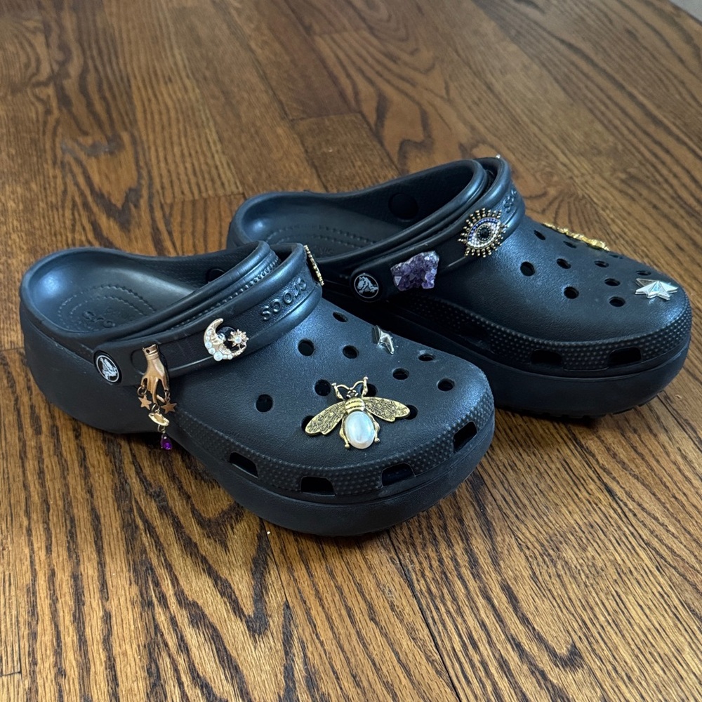 Black Platform CROCS Charms Included SZ 7 - Picture 3 of 8